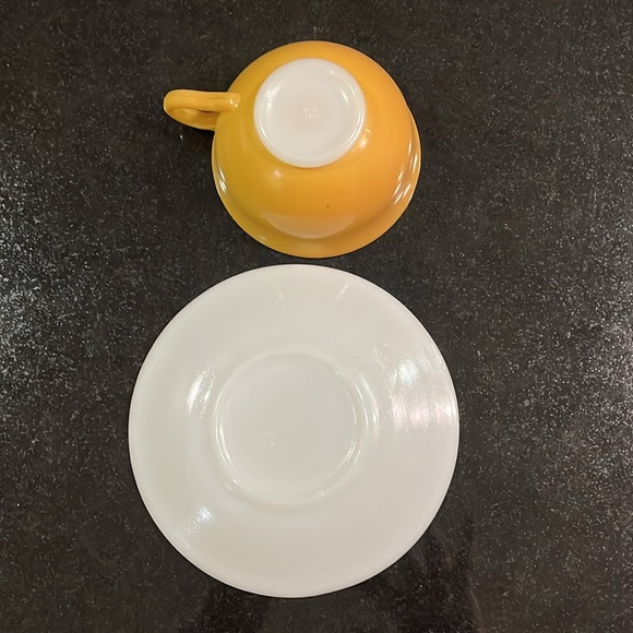 (1) Hazel Atlas Ovide Gold (Butterscotch) Platonite Glass - Cup and Saucer - Picture 6 of 6